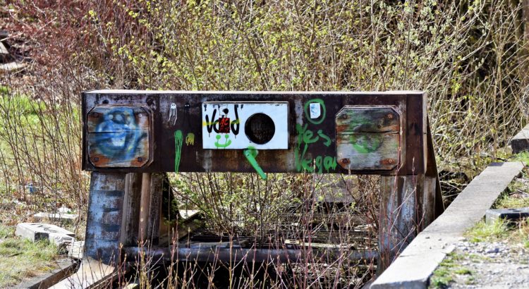 Eingestellte Strecken, Linien und Stationen